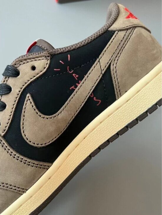 Travis Scott x Air Jordan 1 Retro Low OG  Mocha main image 5